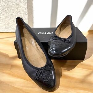 CHANEL Black Cap Toe Ballerina Flats – EU 38.5